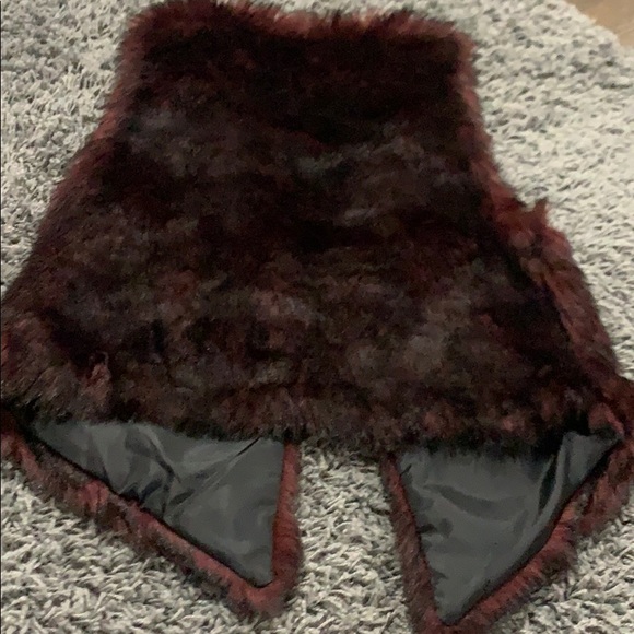 Adorable Faux fur vest - Picture 4 of 5